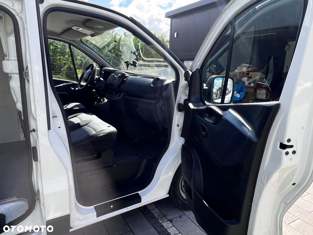 Opel Vivaro - 8