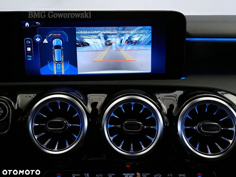 Mercedes-Benz CLA - 12