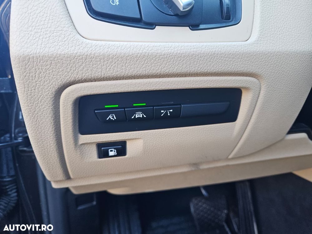 BMW Seria 3 330e iPerformance AT Luxury Line - 14