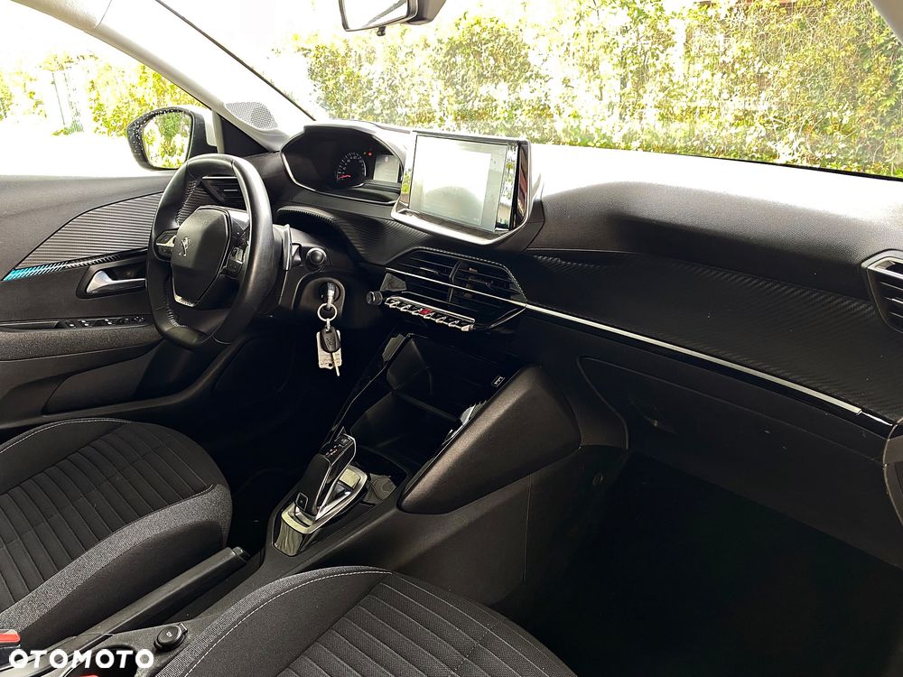 Peugeot 208 PureTech 100 EAT8 GT - 12