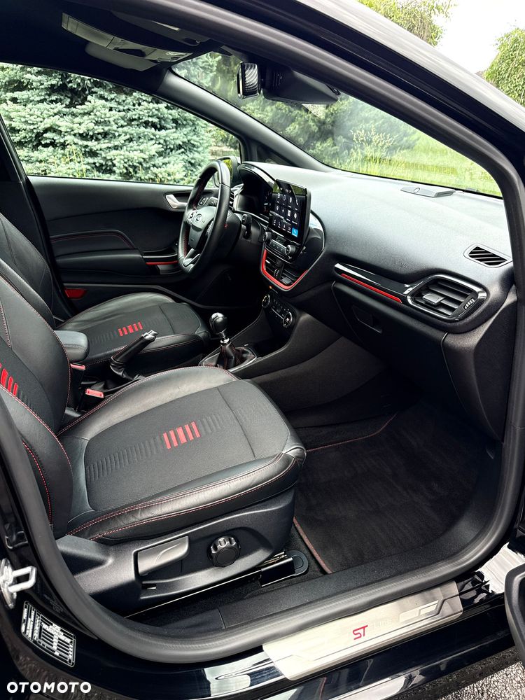 Ford Fiesta 1.0 EcoBoost S&S ST-LINE X - 32