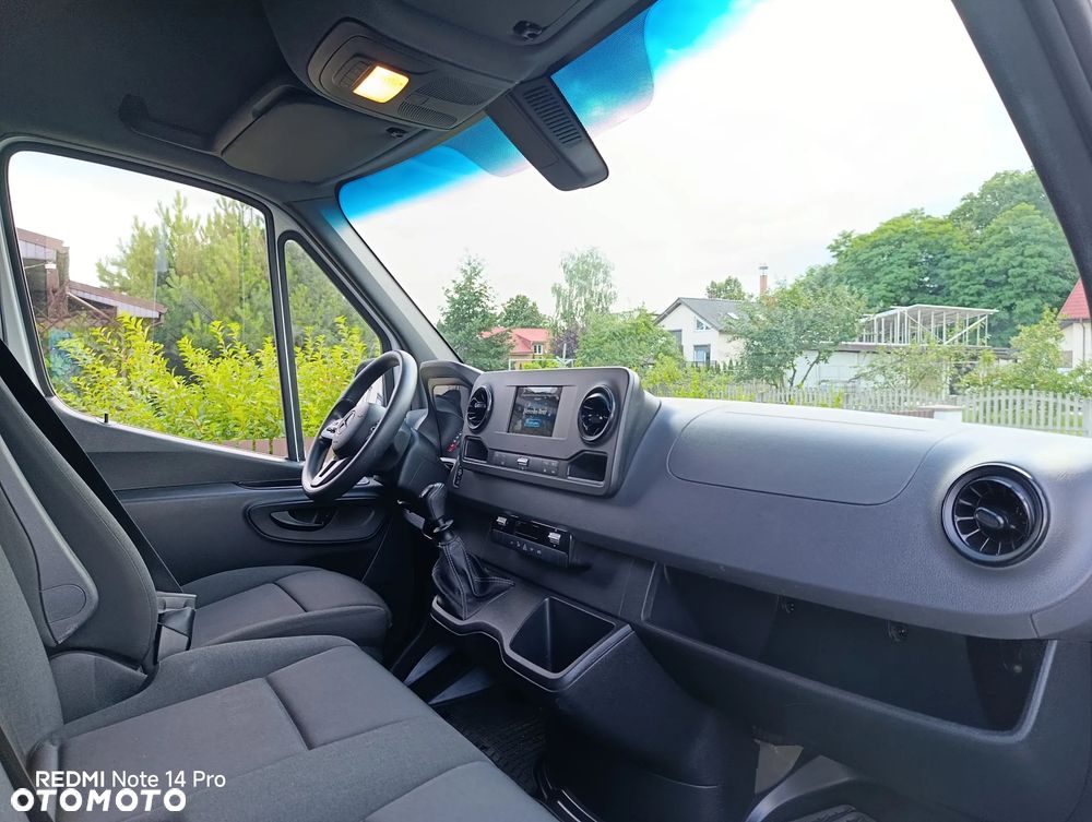 Mercedes-Benz Sprinter - 20