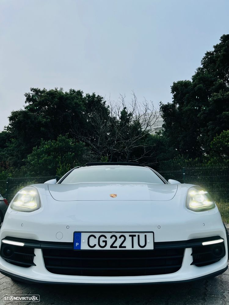 Porsche Panamera 4 E-Hybrid 10 Years Edition - 19