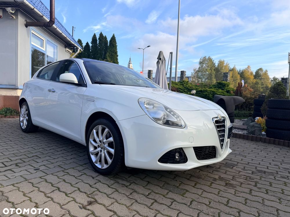 Alfa Romeo Giulietta 2011 photo 2