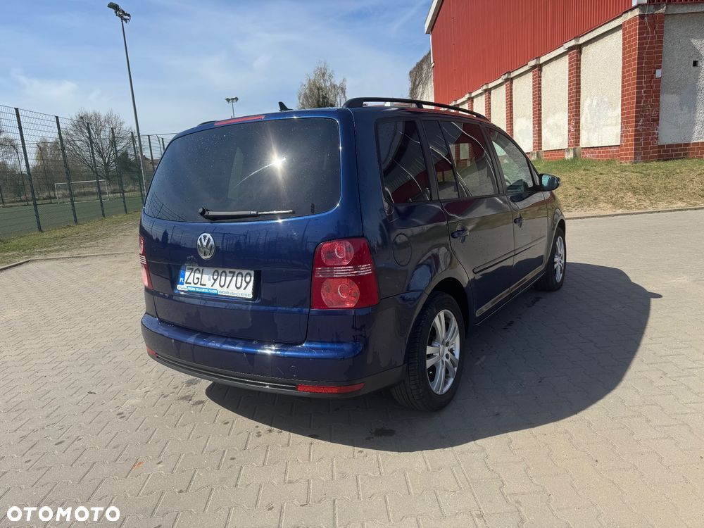 Volkswagen Touran 2.0 TDI DPF Highline DSG - 3
