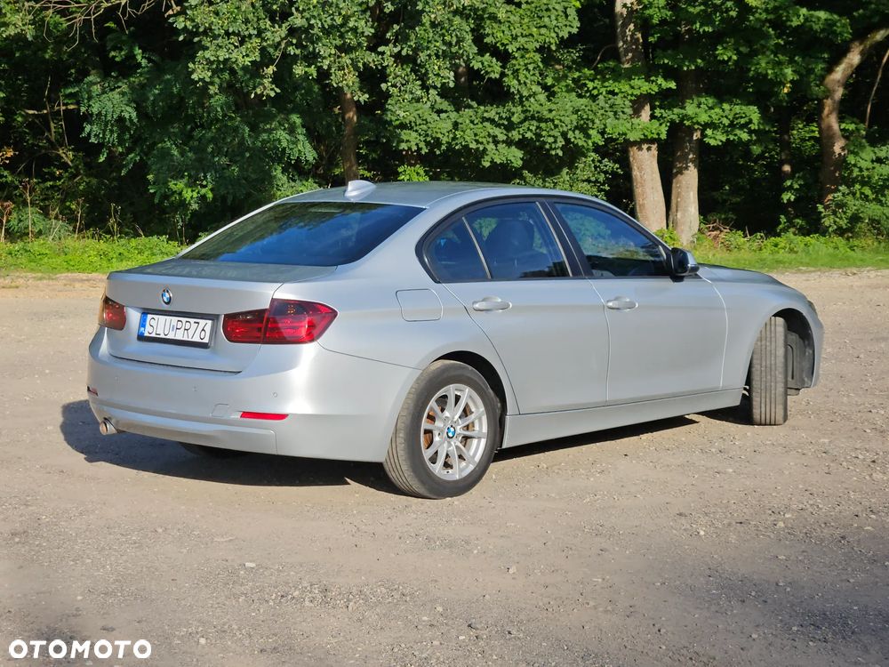 BMW Seria 3 318d EU6 - 10