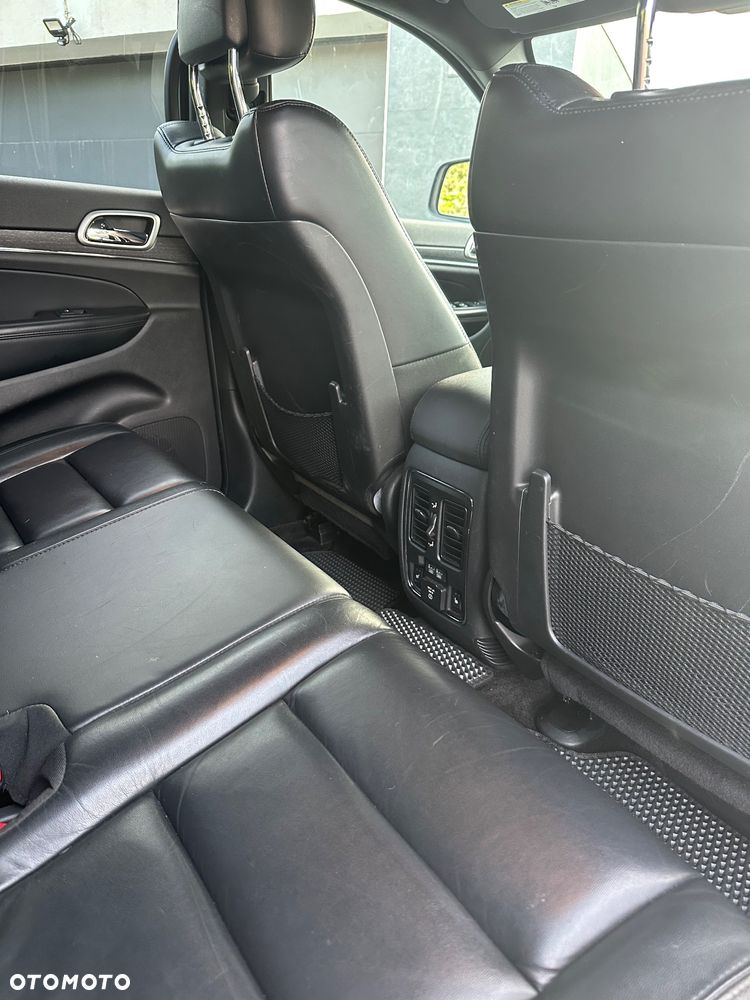Jeep Grand Cherokee - 19
