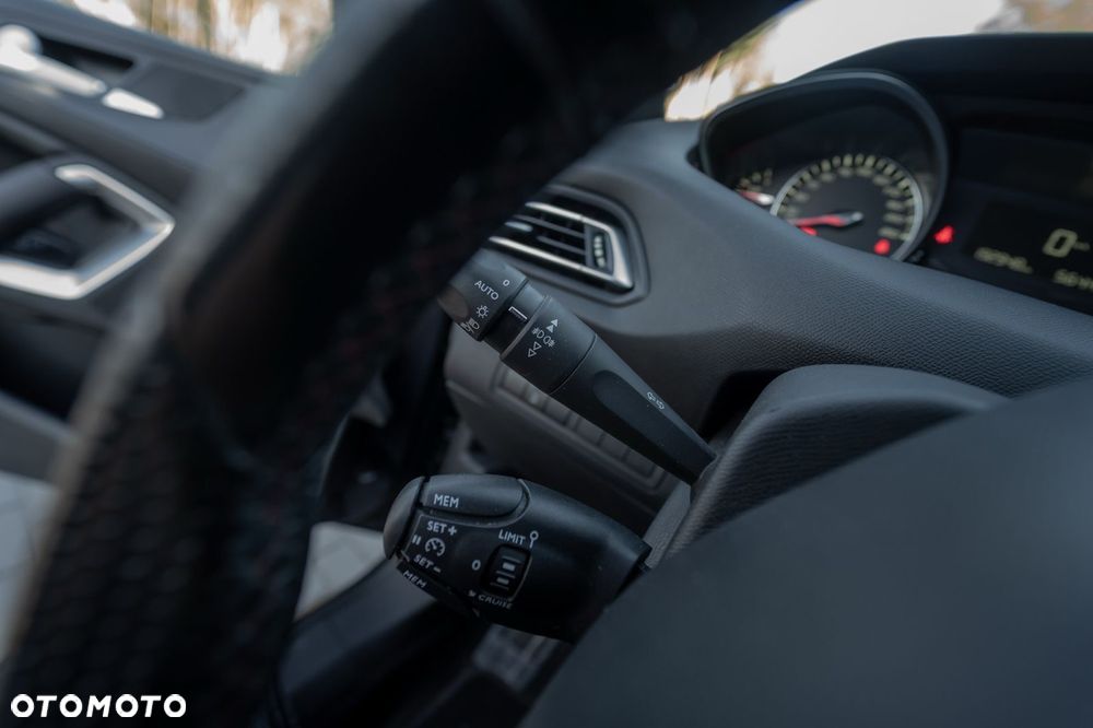 Peugeot 308 2.0 Blue HDi Allure S&S - 35