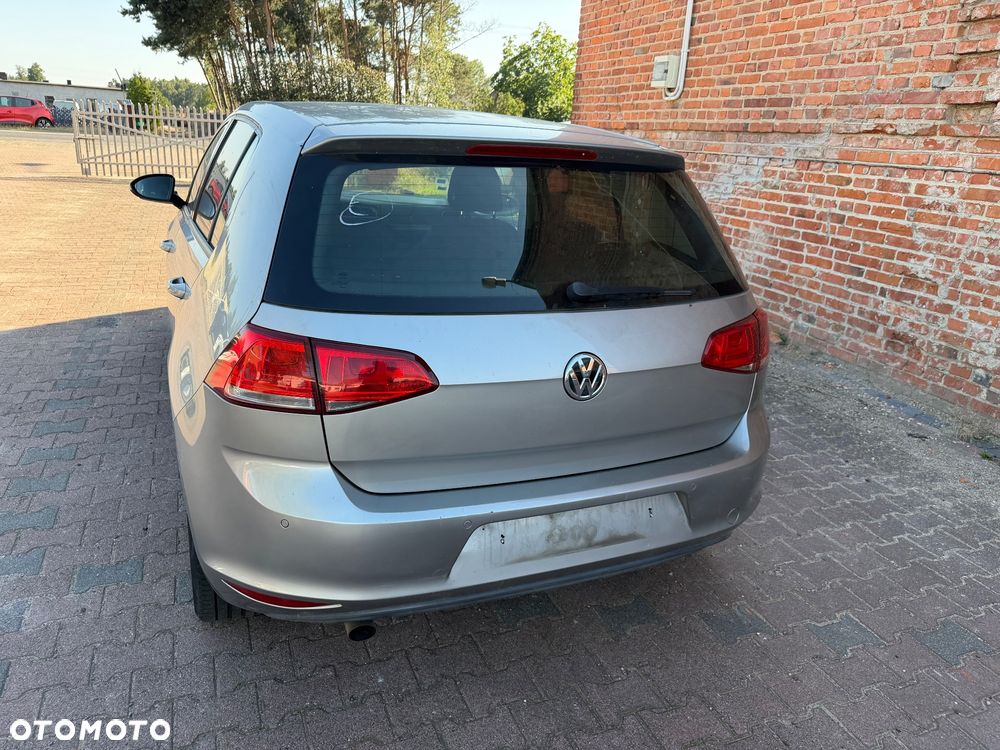 Volkswagen Golf - 6