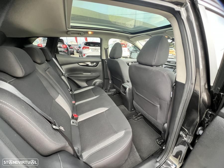 Nissan Qashqai 1.5 dCi N-Connecta - 24