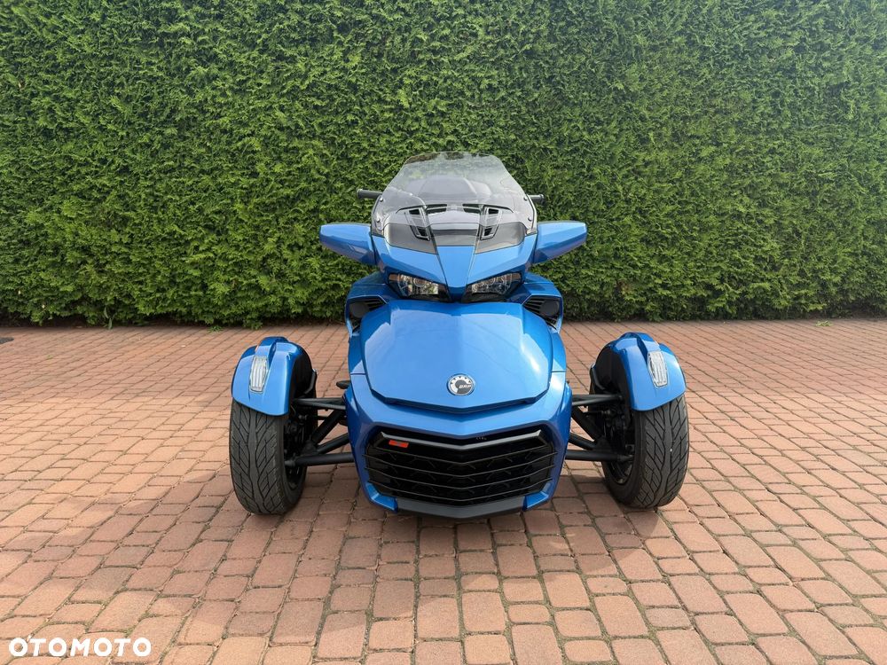 Can-Am Spyder - 2