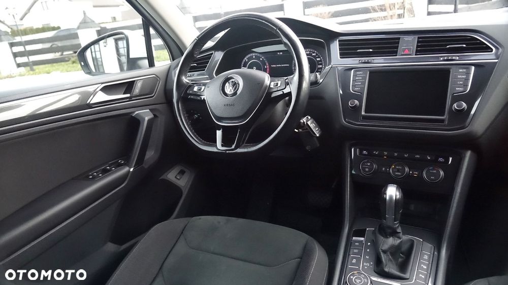 Volkswagen Tiguan - 33