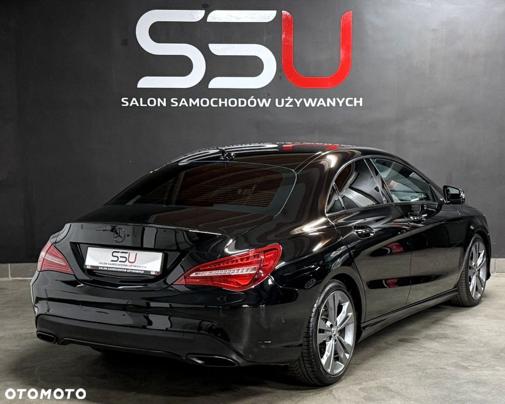 Mercedes-Benz CLA 200 7G-DCT Urban - 11