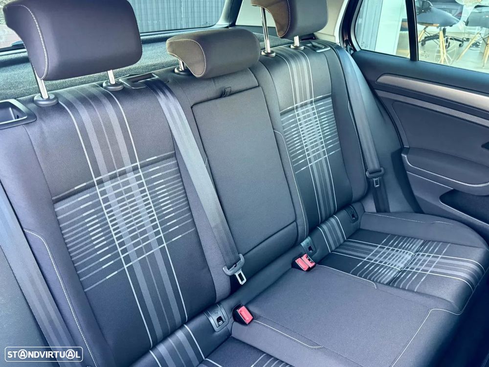 VW Golf 2.0 TDI Highline DSG - 19