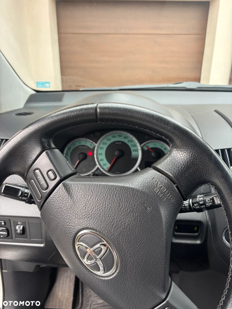Toyota Corolla - 13