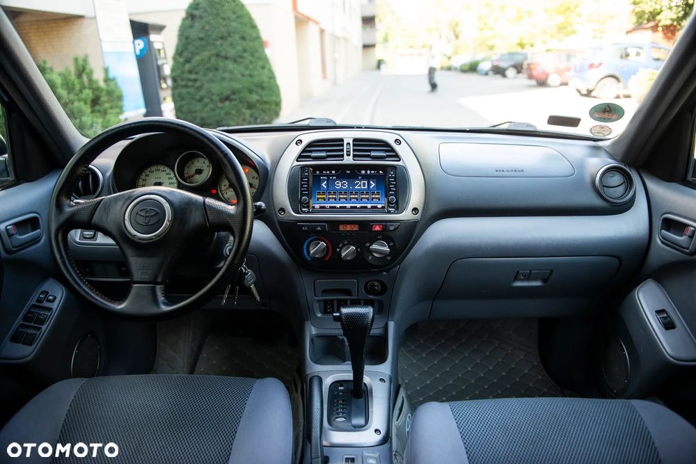 Toyota RAV4 2.0 VVT-i 4x4 - 26
