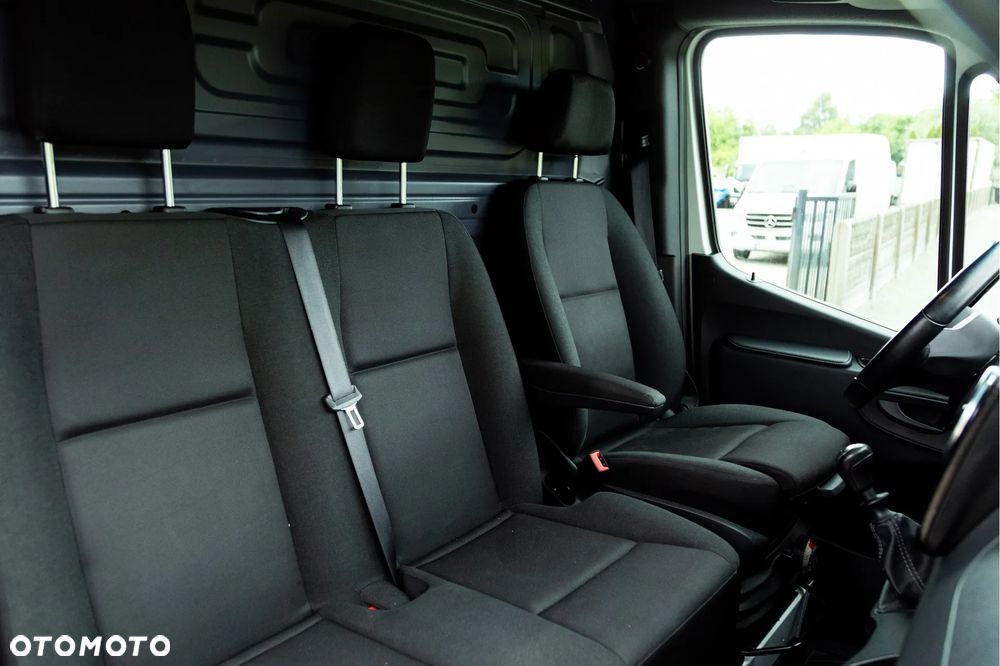 Mercedes-Benz Sprinter 907 316 CDI - 13