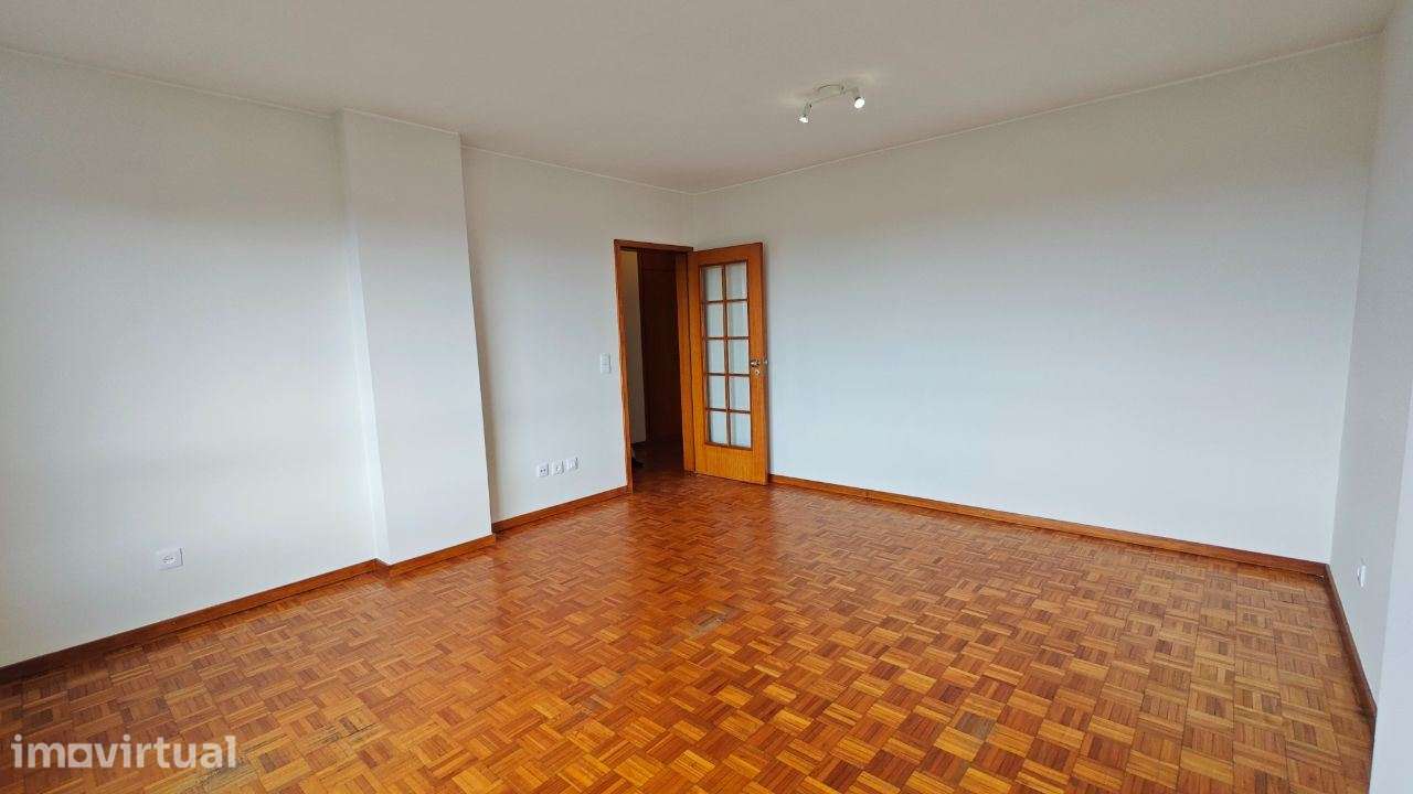 T-2 / Urbanização da Prelada / Porto - Grande imagem: 5/17