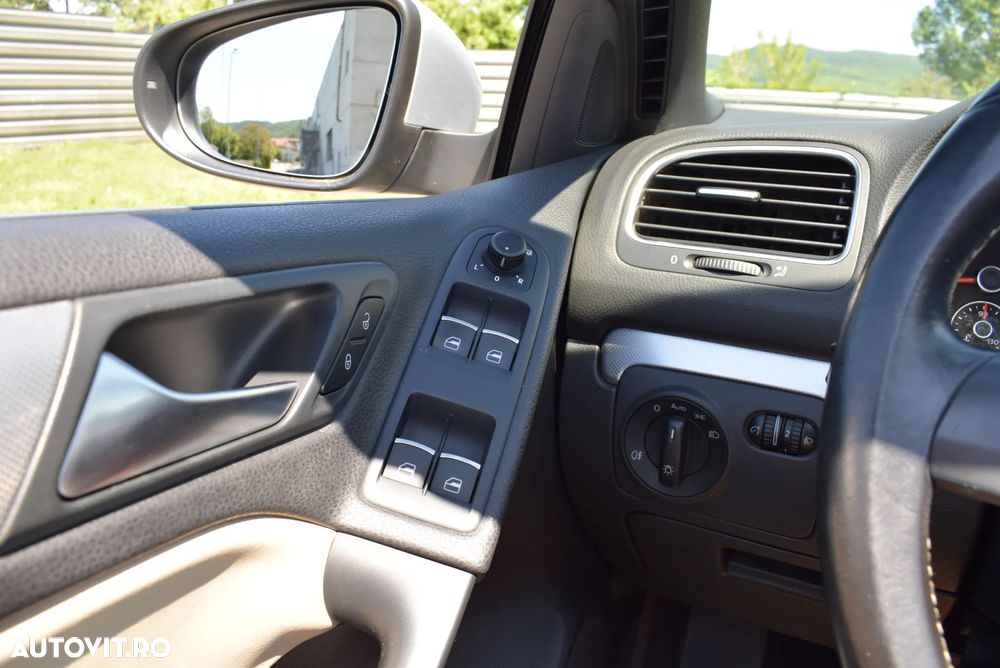 Volkswagen Golf 2.0 TDI BlueMotion Technology DSG Exclusive - 15