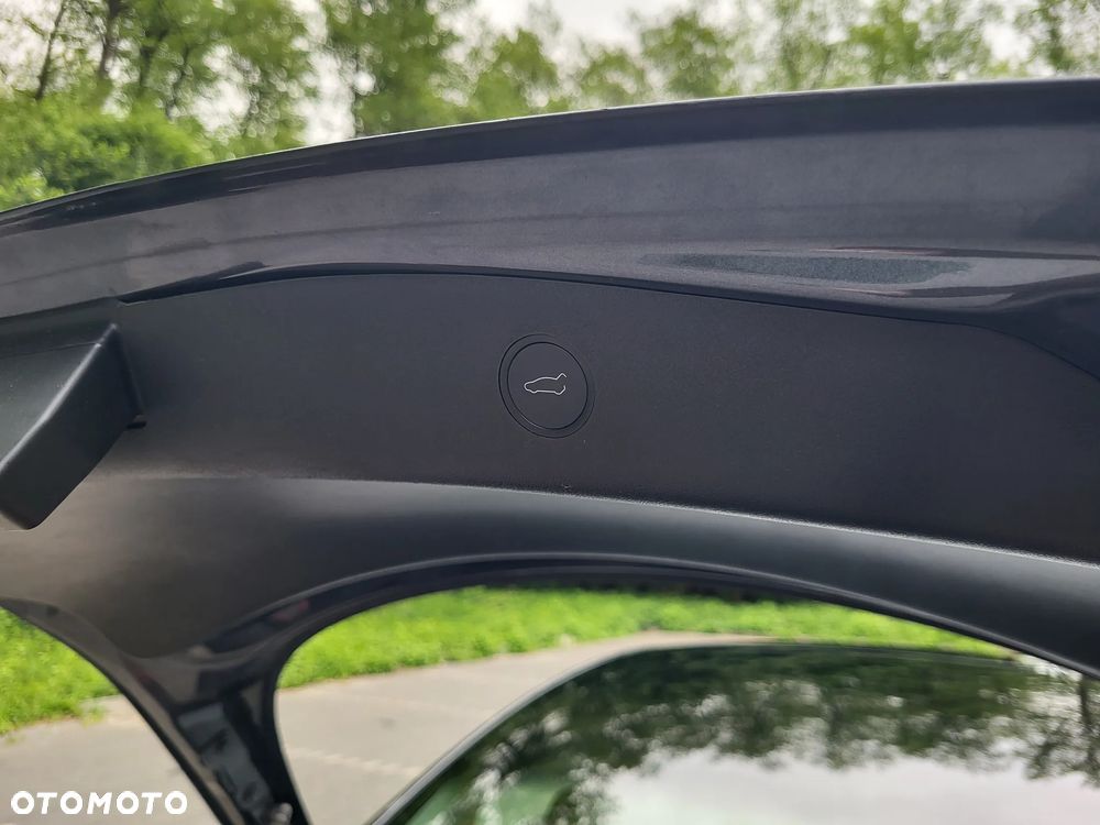 Tesla Model 3 - 25