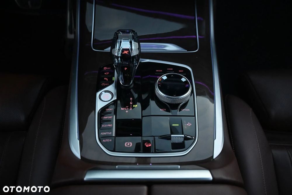 BMW X7 M50i sport - 27