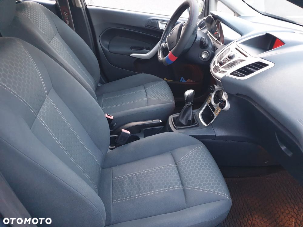 Ford Fiesta 1.4 TDCi Ambiente - 16
