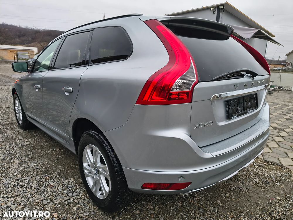 Volvo XC 60 D4 AWD Geartronic Momentum - 3