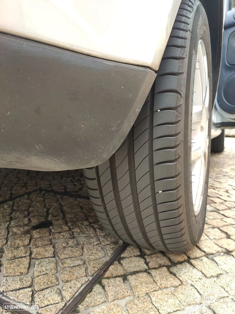 VW Golf 1.9 TDi Highline - 3