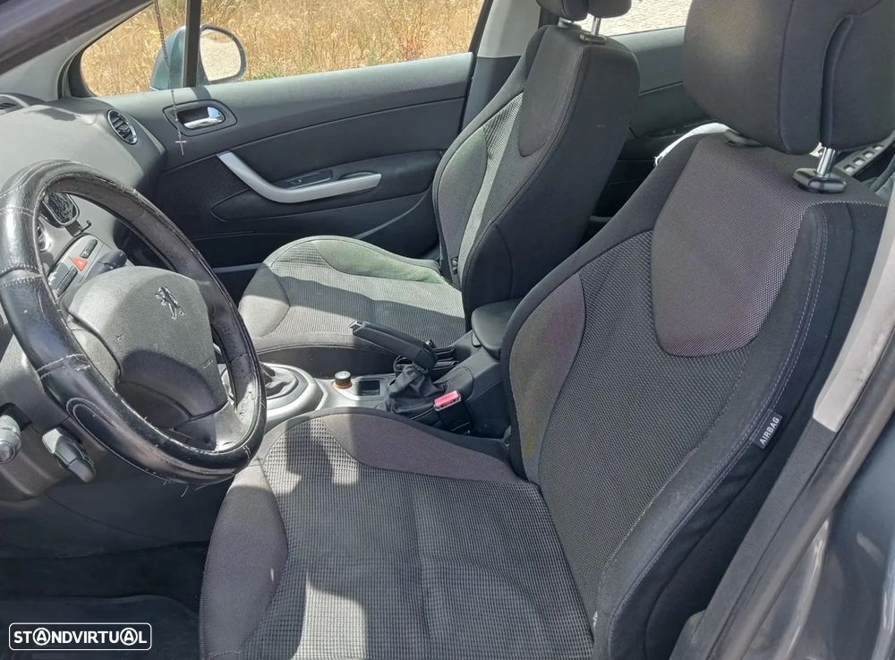 Peugeot 308 1.6 HDi Executive - 4