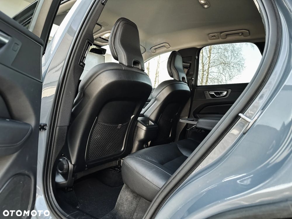 Volvo XC 60 B4 D AWD Core - 20