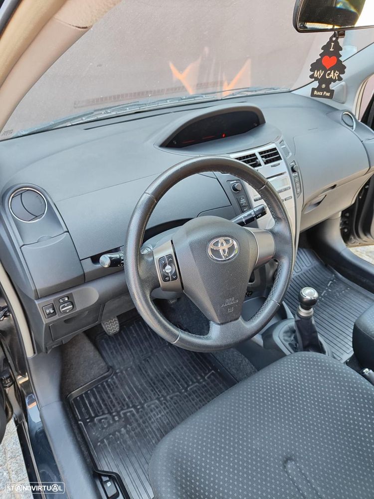 Toyota Yaris 1.0 VVT-i Sol - 8