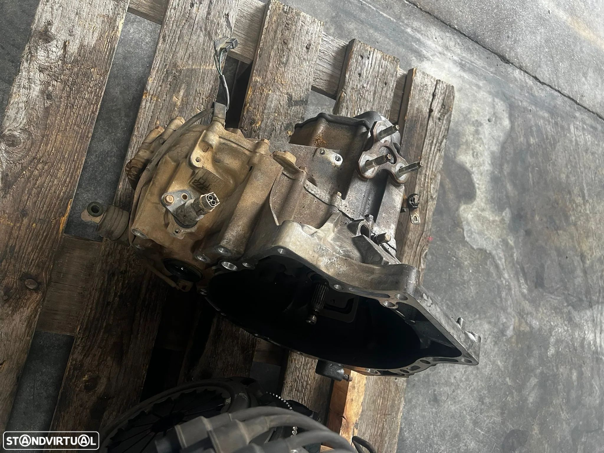 Caixa velocidades Mazda 323 1.6i 16v 5v - 1