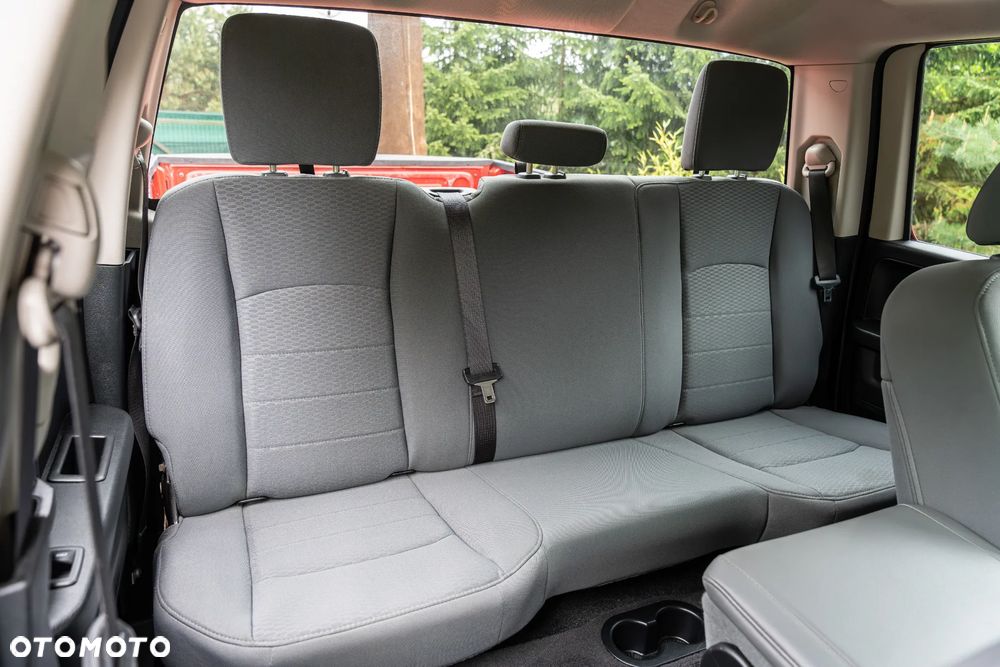 RAM 1500 Quad Cab Sport - 38