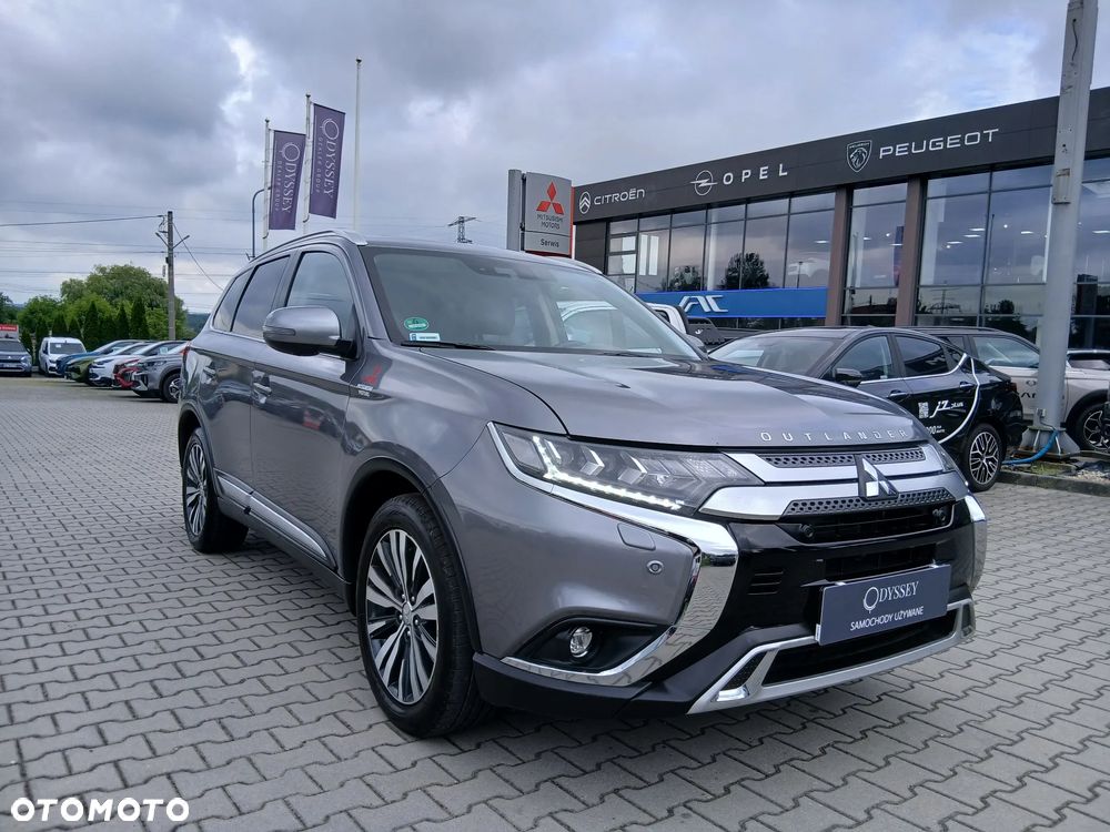 Mitsubishi Outlander 2.0 Instyle + 4WD CVT - 2