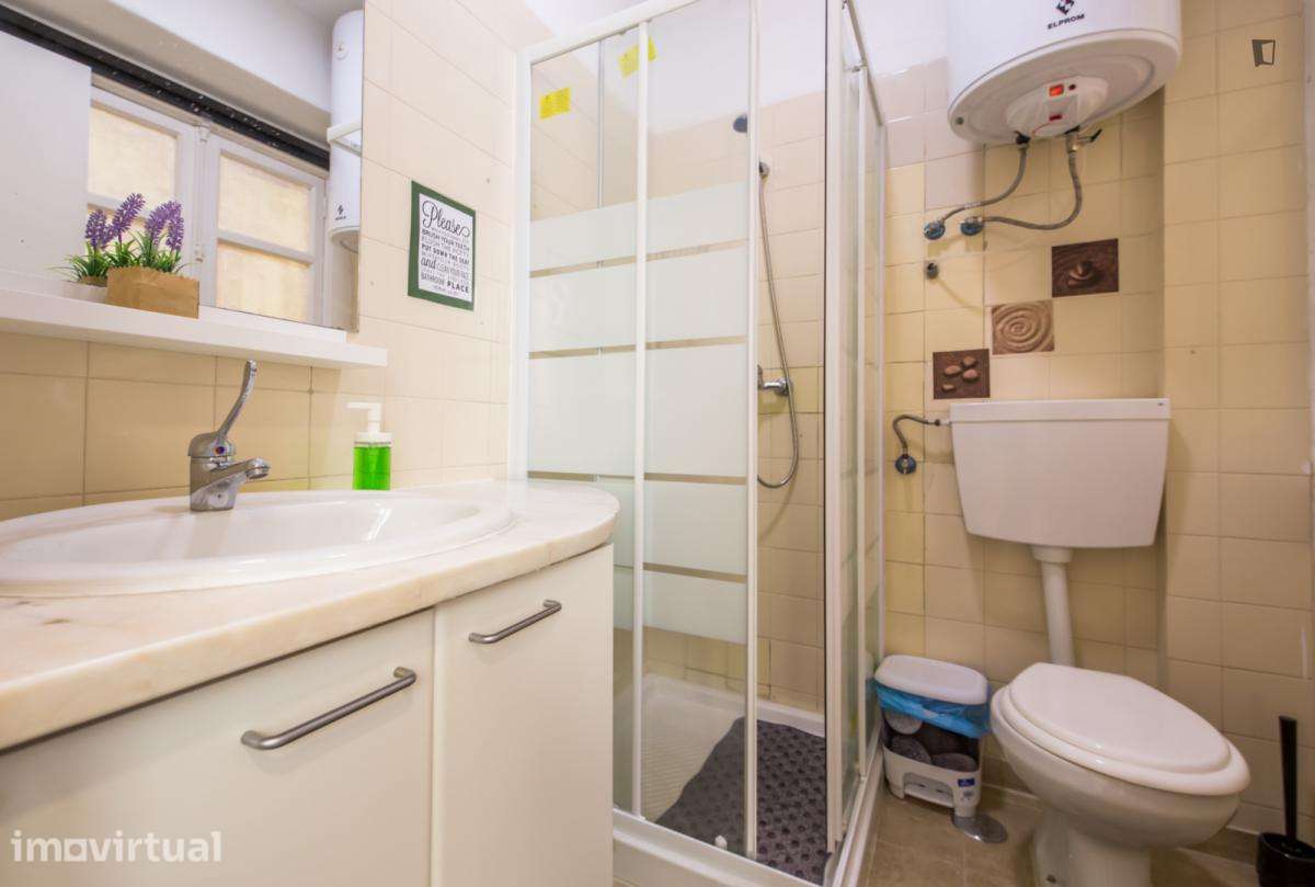Quarto - localizado em Saldanha Lisbon - Grande imagem: 2/21