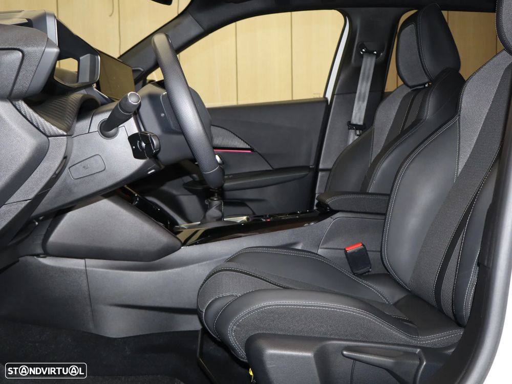 Peugeot 2008 1.2 PureTech GT - 21