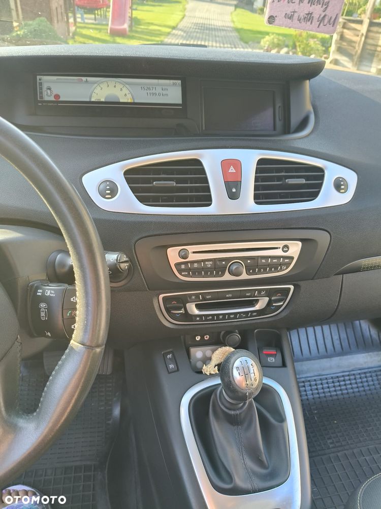 Renault Scenic 1.6 16V Confort Expression - 11