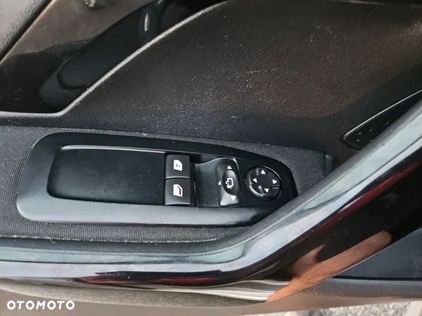 Peugeot 208 1.2 PureTech Style - 12