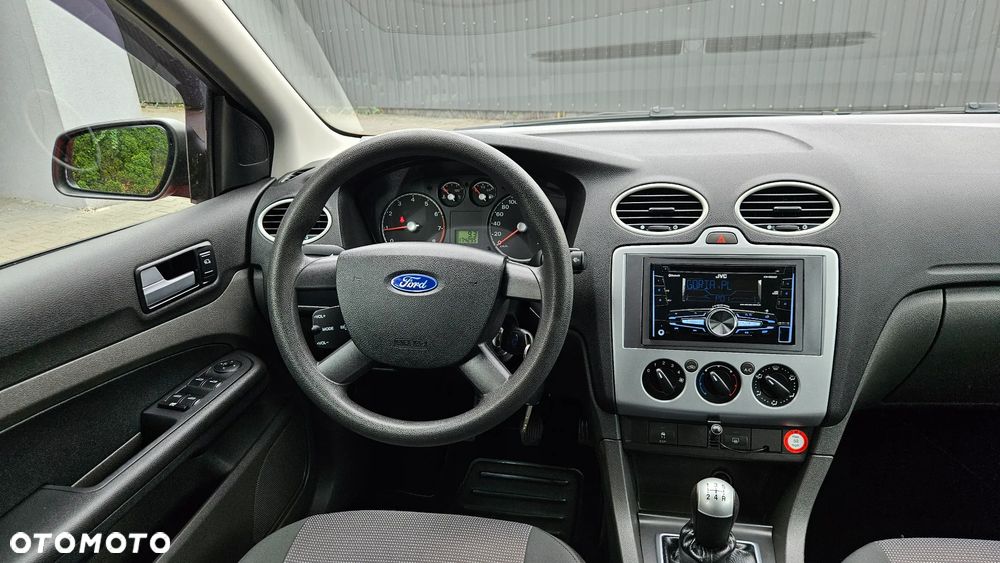Ford Focus 1.4 16V Style+ - 22