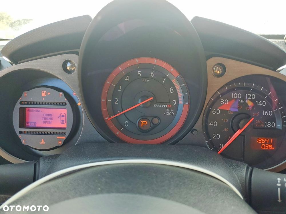 Nissan 370 Z - 10