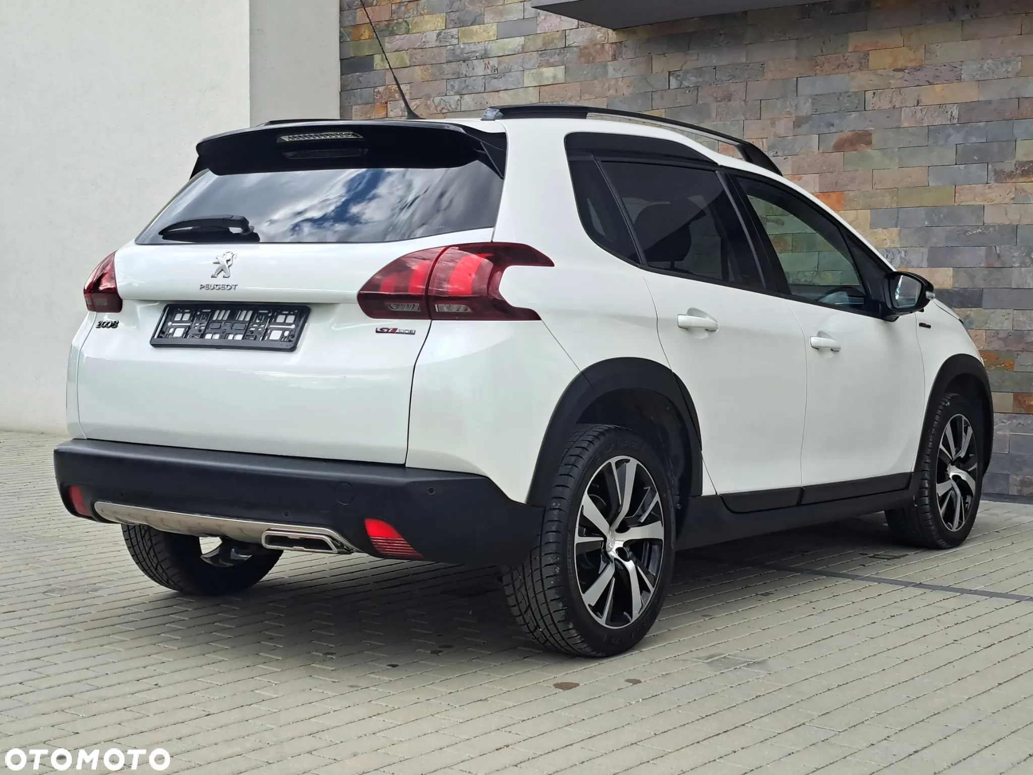 Peugeot 2008 1.2 Pure Tech Allure S&S EAT6 - 7