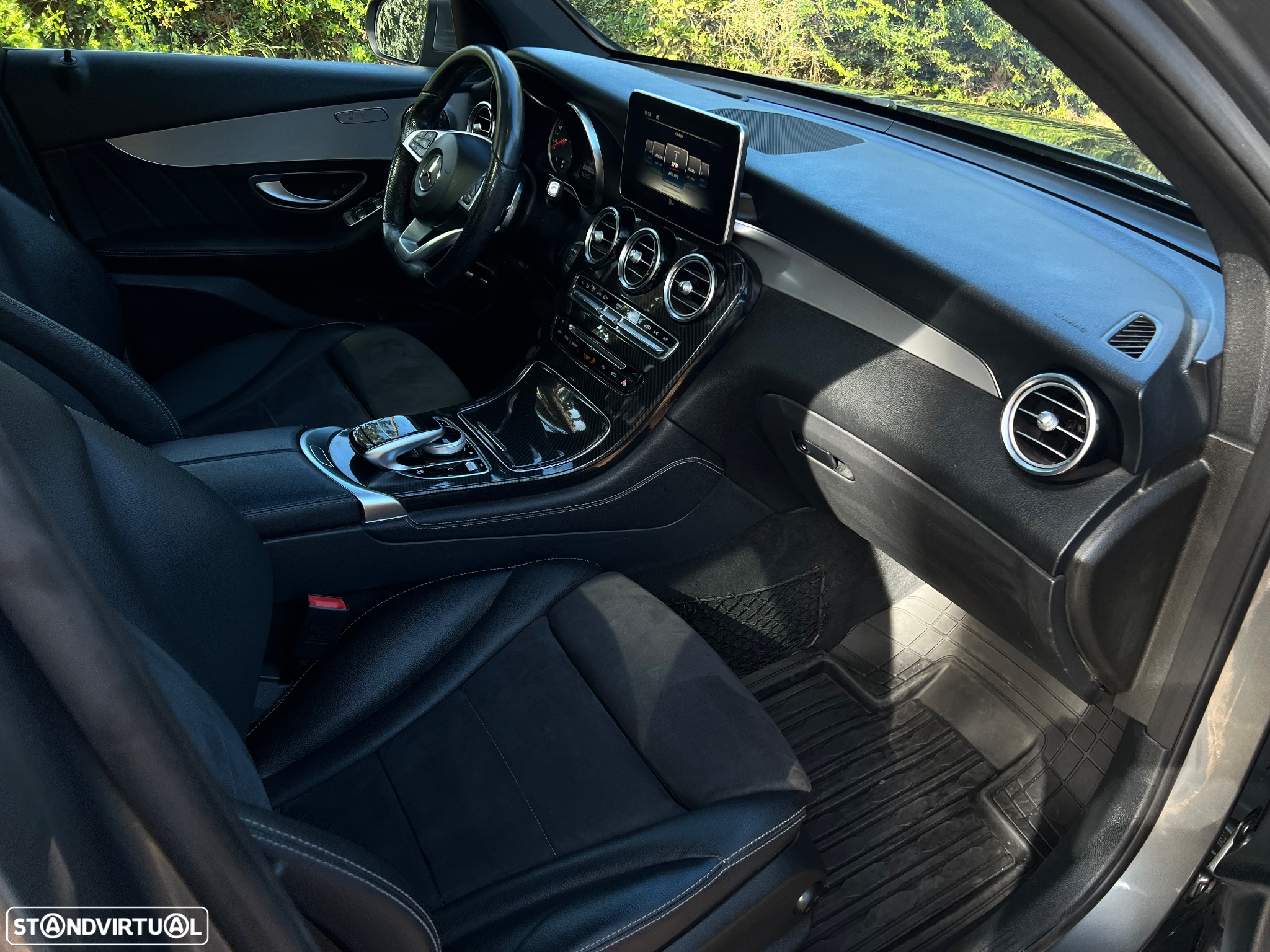 Mercedes-Benz GLC 350 e 4Matic 7G-TRONIC AMG Line - 24