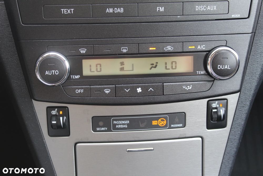 Toyota Avensis - 16