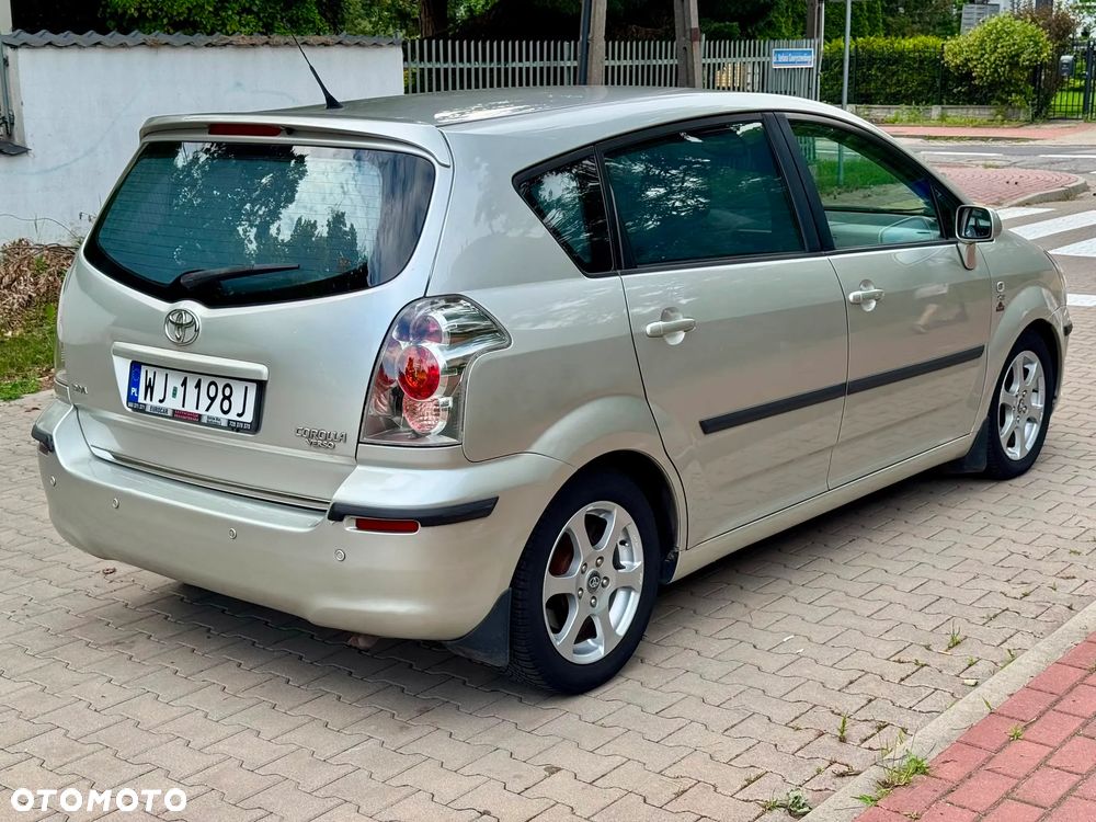 Toyota Corolla Verso 2.0 D-4D Sol - 4