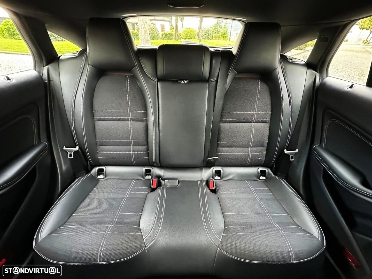 Mercedes-Benz CLA 180 d Shooting Brake - 15