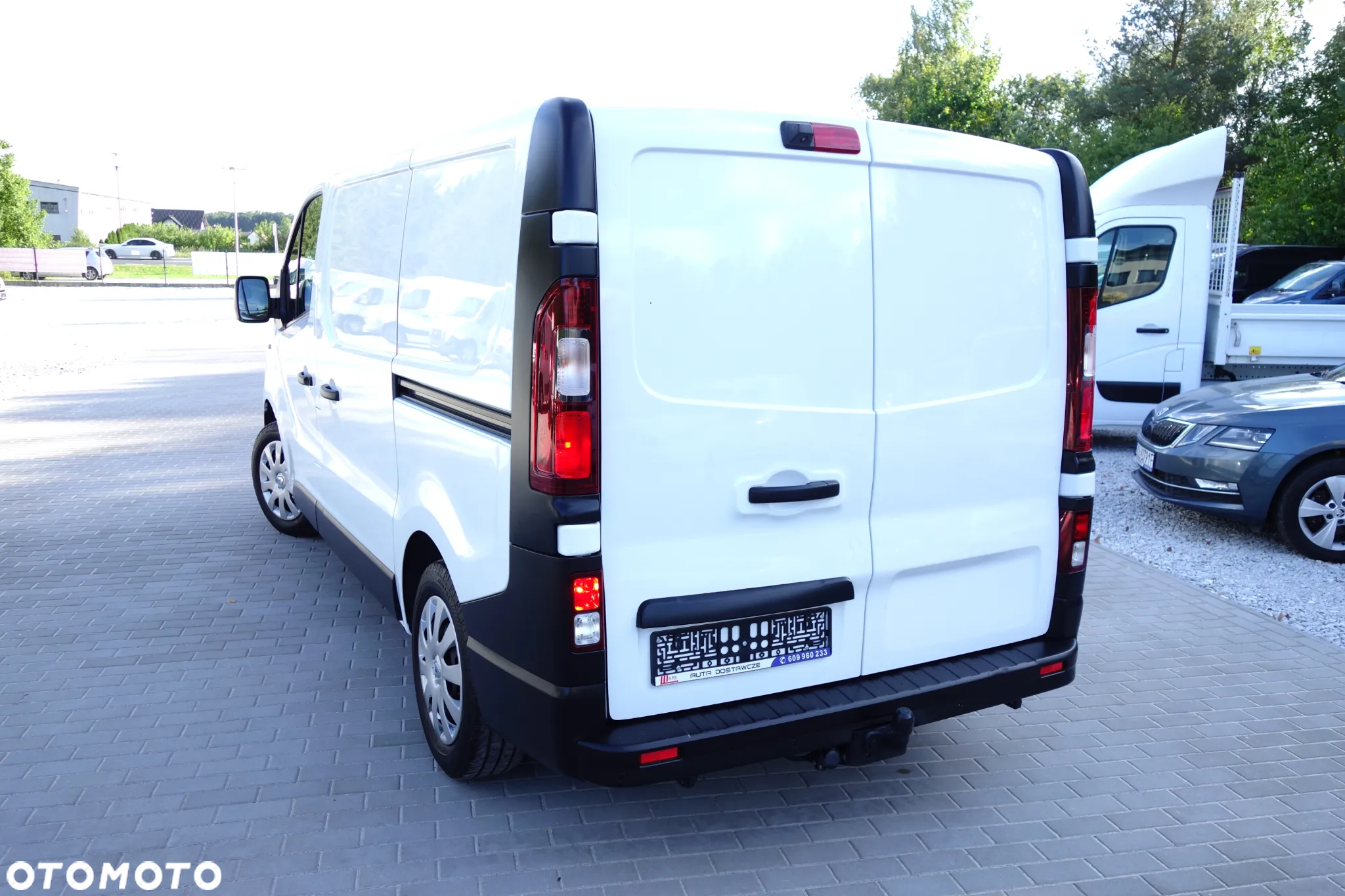 Renault Trafic 2.0 Dci 120 KM L1H1  Zabudowa Klima Webasto 2 x Drzwi Boczne - 4
