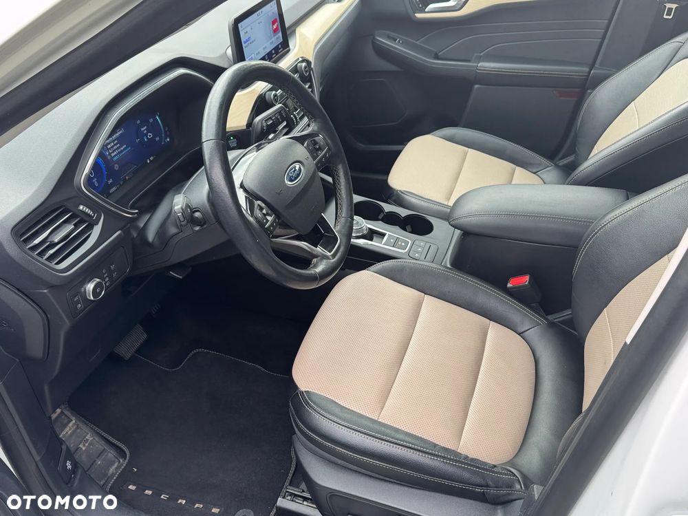 Ford Kuga 2.5 FHEV FWD Titanium eCVT - 24