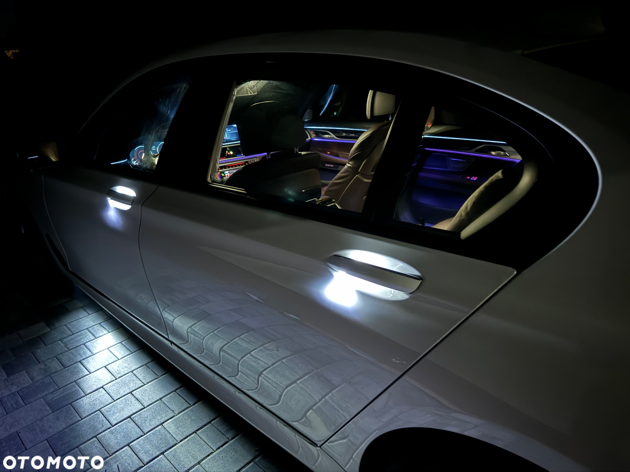 BMW Seria 7 740Li xDrive - 34