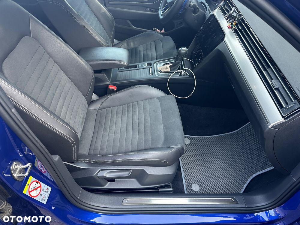Volkswagen Passat - 11