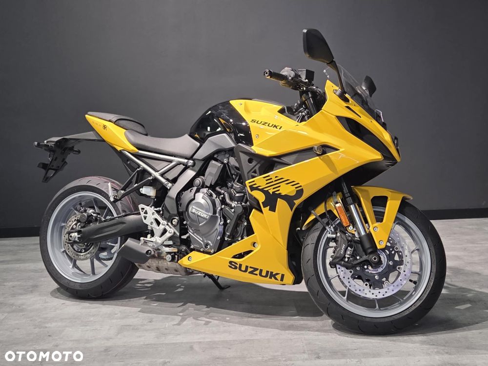Suzuki GSX - 6